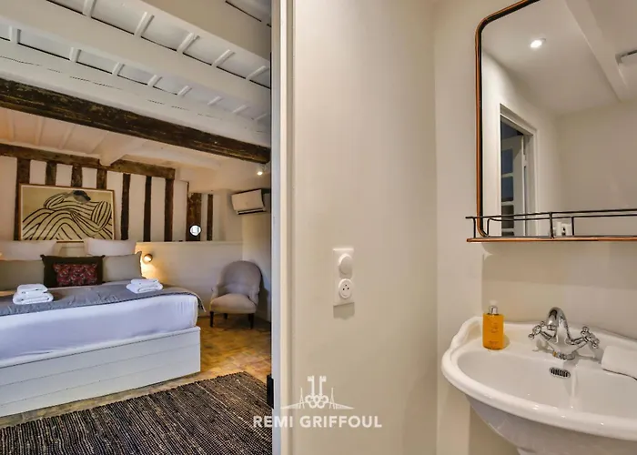 La Demeure Du Clocher 4 Ac On The Port & Place Sainte-catherine 8 G * Онфлёр