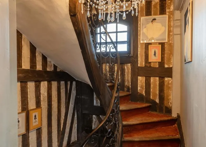 La Demeure Du Clocher 4 Ac On The Port & Place Sainte-catherine 8 G * Онфлёр