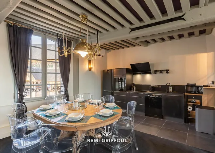 La Demeure Du Clocher 4 Ac On The Port & Place Sainte-catherine 8 G Дом отдыха