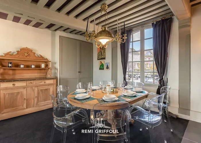 La Demeure Du Clocher 4 Ac On The Port & Place Sainte-catherine 8 G Дом отдыха *